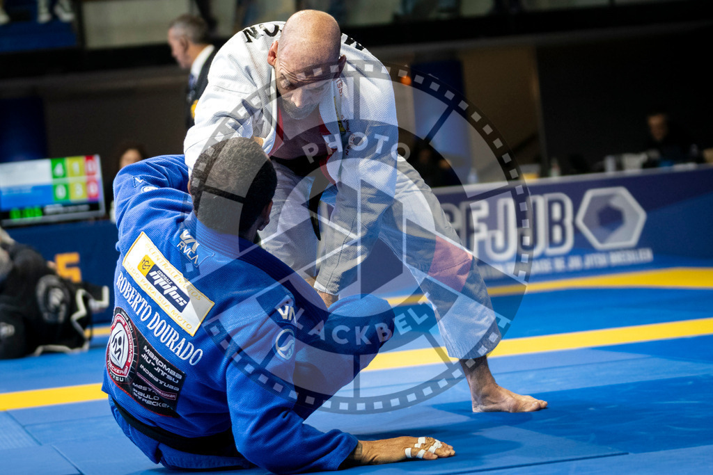 20240125PBB00040 | Fighters compete during the sixth day of the Brazilian Jiu-jitsu European Championship of the IBJJF in Paris, France, on January 25, 2024.