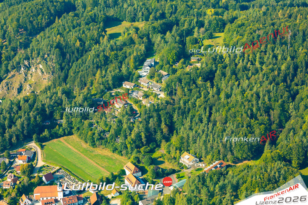 Das Luftbild zeigt :  Obertrubach - Die Luftaufnahme wurde 2024 vom UL-Flugzeug aus erstellt ( keine Drohne ) - Hochauflösende Luftaufnahme - Für grossformatige Ausdrucke geeignet. Die Geschenkidee !Mit Lizenz und Bildrechte bestellbar