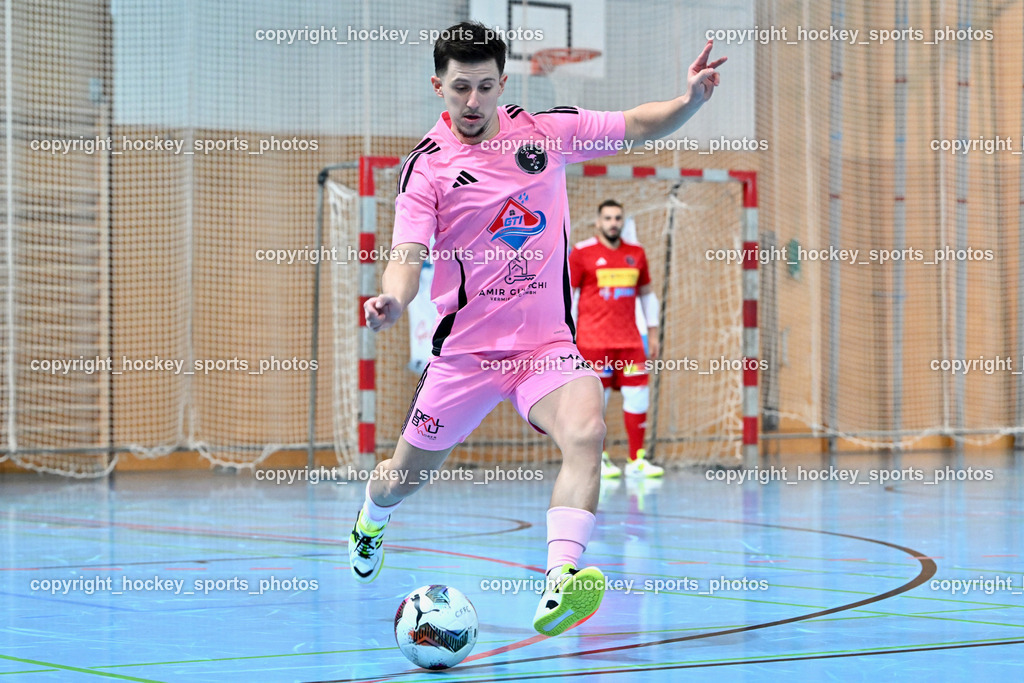 Carinthia Flamengo Futsal Club vs. FC Ljuti Krajisnici | #17 Hasan Kupinic Carinthia Flamengo, Carinthia Flamengo Futsal Club vs. FC Ljuti Krajisnici, Carinthia Flamengo Futsal Club vs. FC Ljuti Krajisnici am 05.01.2025 in Klagenfurt (Ballspielhalle Viktring), Austria, (Photo by Bernd Stefan)