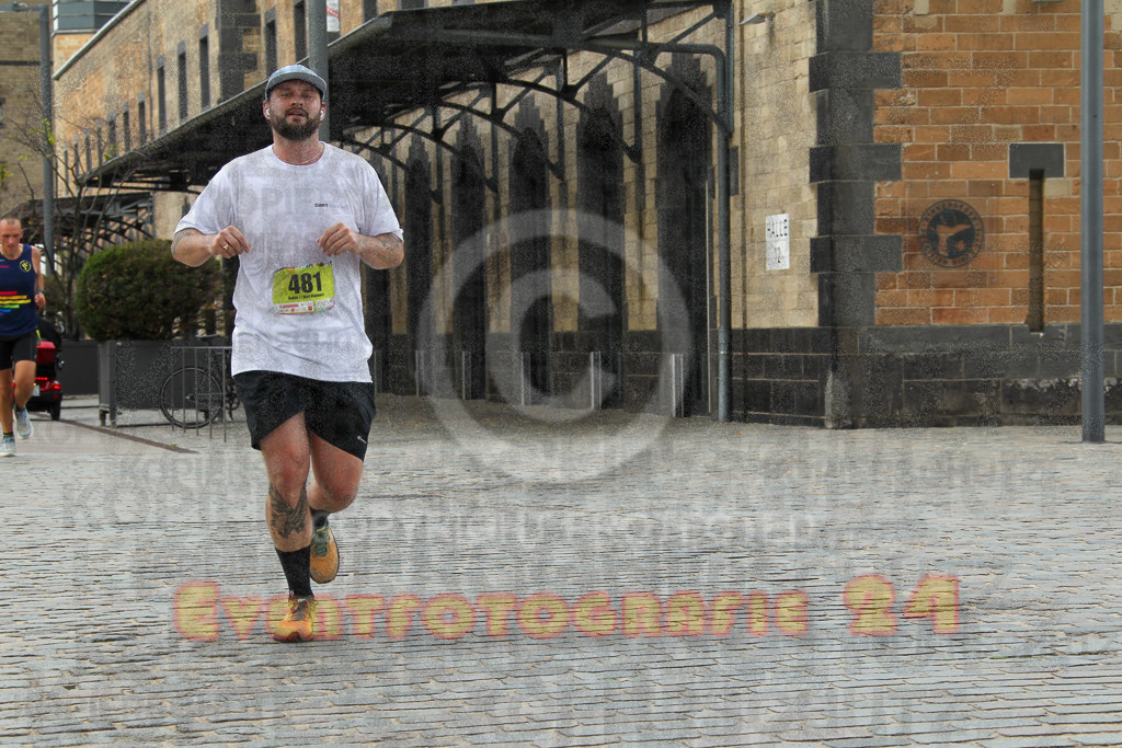 250920_1529_EV4_8928 | Sportfotografie im Rhein-Sieg Kreis, Köln, Bonn, NRW, Rheinland Pfalz, Hessen, etc. Unser Tätigkeitsfeld umfasst den Laufsport vom Volkslauf über den Marathon, Duathlon, Triathon bis zum Ultralauf wie Kölnpfad Ultra oder Schindertrail.