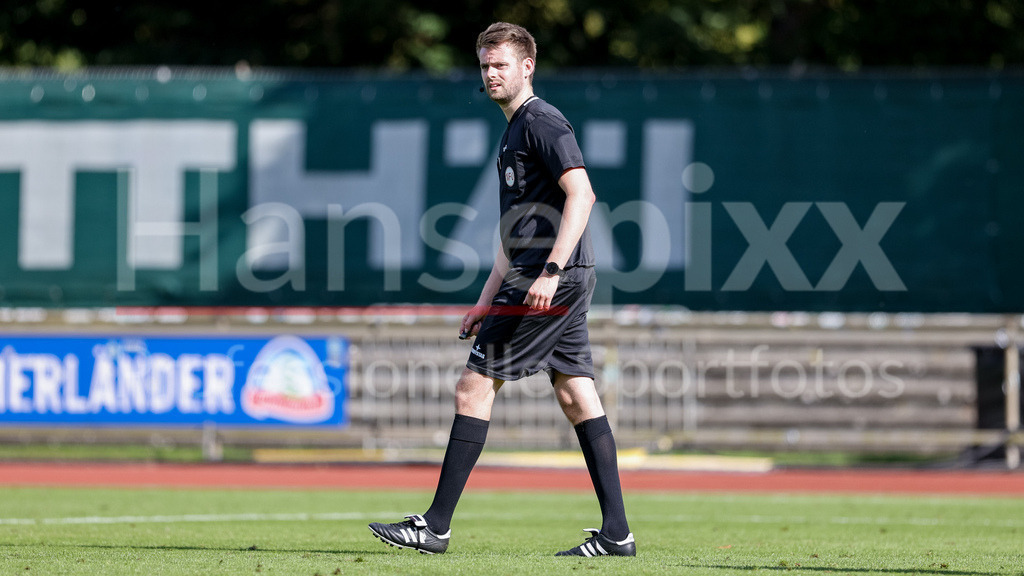 Fussball, Regionalliga Nord, SV Werder Bremen II - Blau-Weiß Lohne | Schiedsrichter Tim-Alexander Strampe