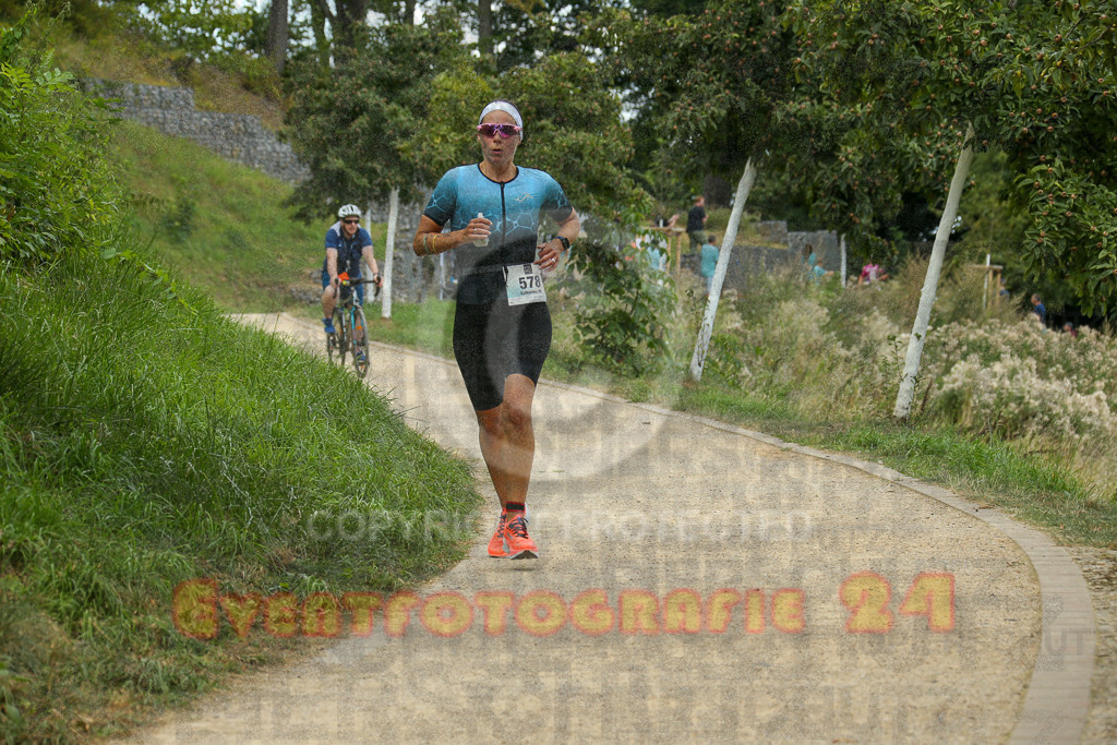 250824_1420_EX1_5886 | Sportfotografie im Rhein-Sieg Kreis, Köln, Bonn, NRW, Rheinland Pfalz, Hessen, etc. Unser Tätigkeitsfeld umfasst den Laufsport vom Volkslauf über den Marathon, Duathlon, Triathon bis zum Ultralauf wie Kölnpfad Ultra oder Schindertrail.