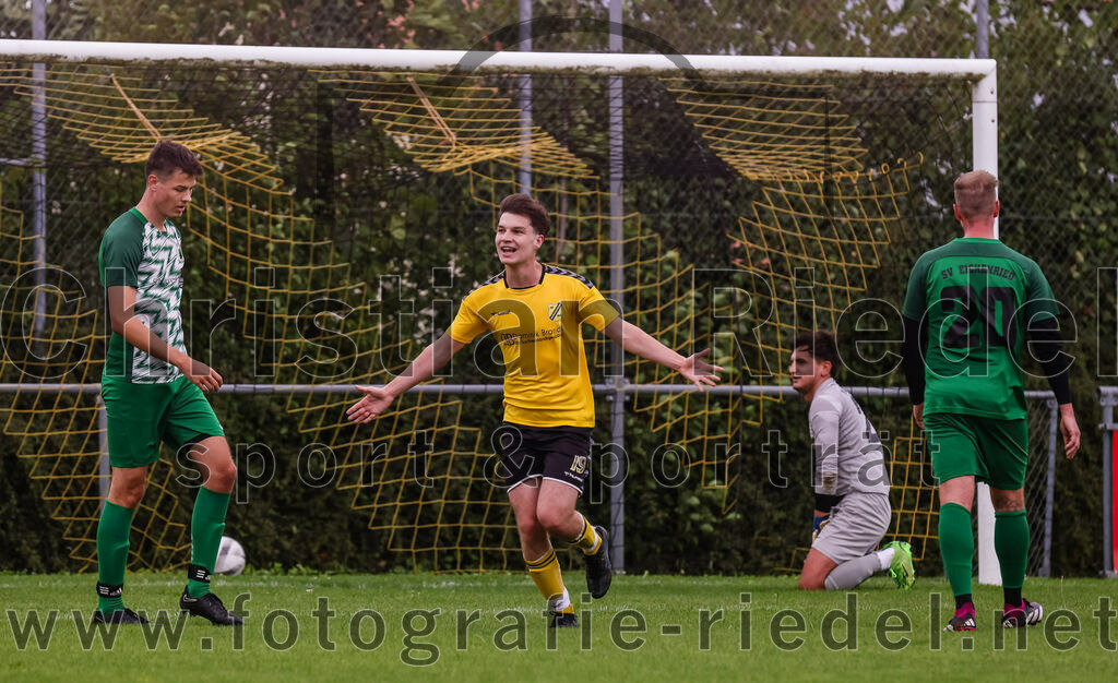 2023-08-06_074_SC_Kirchasch_gegen_SV_Eichenried | Bockhorn, Deutschland, 06.08.2023:
Fußball, Kreisliga 2023 / 2024, 2. Spieltag, SC Kirchasch gegen SV Eichenried, Endergebnis: 3:1

Jubel nach dem 2:0 durch Igor Thomas (SC Kirchasch, #7)
Albert Hofberger (SV Eichenried, #14), Julian Bauer (SC Kirchasch, #19), Torwart Taygun Yildiz  (SV Eichenried, #29), Bastian Reuel (SV Eichenried, #20)

Foto: Christian Riedel / fotografie-riedel.net