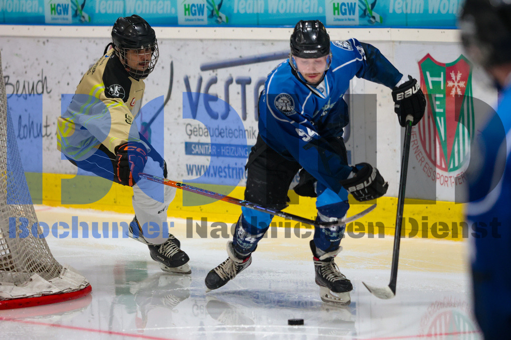 Benefiz-Eishockeyspiel der Polizei Bochum gegen die feuerwehr Duisburg {date} -  | {headline}



(Foto: Sebastian Sendlak / BOND)

 - Realisiert mit Pictrs.com