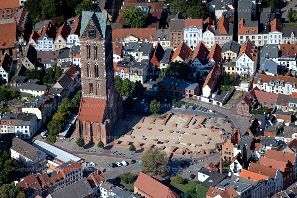 4062213 | WISMAR 08.09.2021 Ruine des Kirchengebäude der " St. Marien " in Wismar im Bundesland Mecklenburg-Vorpommern, Deutschland. Weiterführende Informationen bei: Hansestadt Wismar. // Ruins of church building " St. Marien " in Wismar in the state Mecklenburg - Western Pomerania, Germany. Further information at: Hansestadt Wismar. Foto: Gerhard Launer