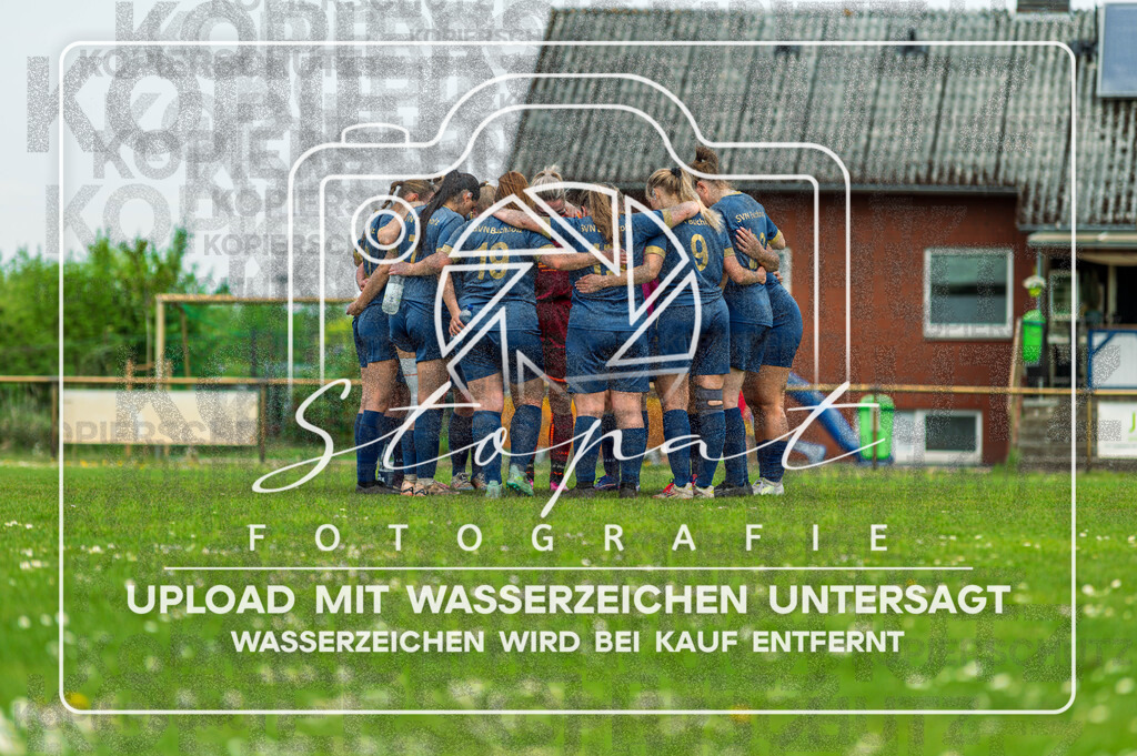 Kreisliga Damen HK - SVN Buchholz vs. SG Fulde | SVN Buchholz; Kreisliga Damen HK - SVN Buchholz vs. SG Fulde am 03.05.2026 in Sportplatz Buchholz, Buchholz (Aller) - Realisiert mit Pictrs.com