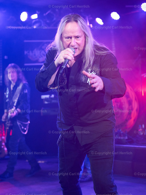 Whiteshake-25.1.25-Kubana_carlherrlich (4) | High End Portraits. Einzelportrait Paarportrait Gruppenportrait Künstlerportrait Bandportzait Bühnenfotografie Fashion Lifestyle Urbanlife  - Realisiert mit Pictrs.com