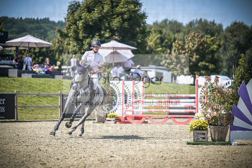 DOS_4014 | Entdecke hochwertige Reitturnierfotos von Foto Oger. Professionell, emotional und authentisch – jetzt Lieblingsmomente im Shop bestellen.Deutschlandweite Turnierfotografie. - Realisiert mit Pictrs.com