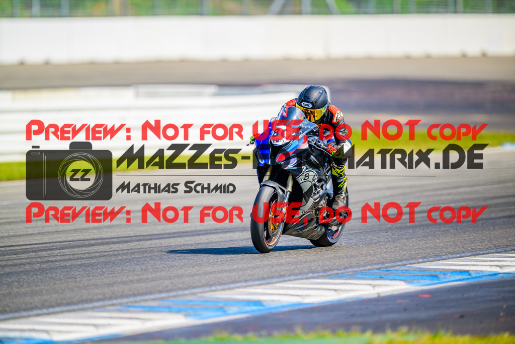 MaZZes_Fotomatrix_20250816_6007705_9258 | WEISS