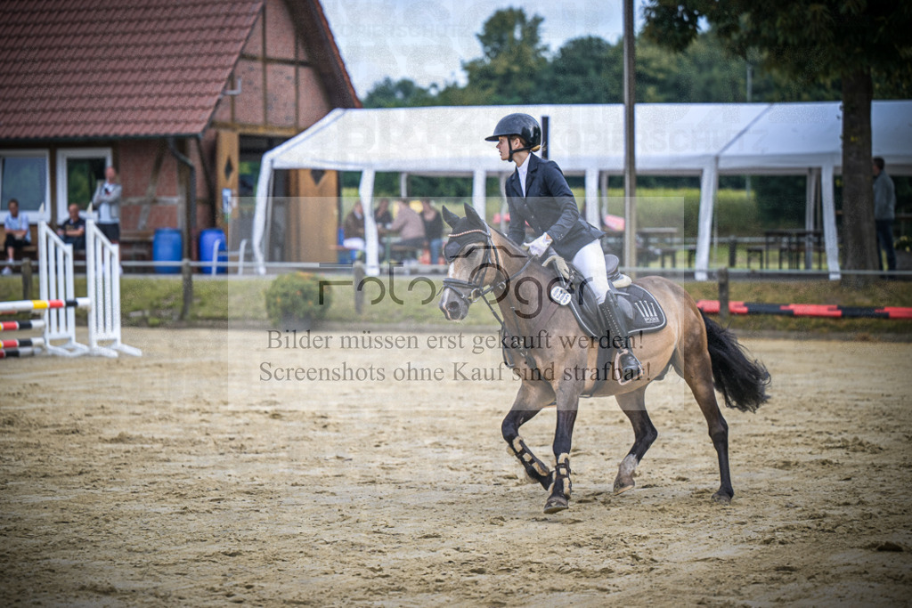 DOS_0699 | Entdecke hochwertige Reitturnierfotos von Foto Oger. Professionell, emotional und authentisch – jetzt Lieblingsmomente im Shop bestellen.Deutschlandweite Turnierfotografie. - Realisiert mit Pictrs.com