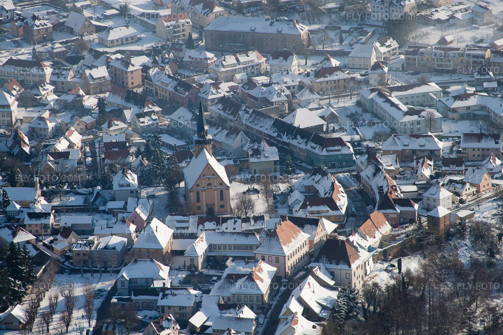 Aerial view: View of the town in Lauterbourg in the state Bas-Rhin, France. – Photo: IMG_36144.jpg taken on 01/02/2011 by Werner Riehm/FLY-FOTO.com – Resolution of the original: 4752 x 3168 px