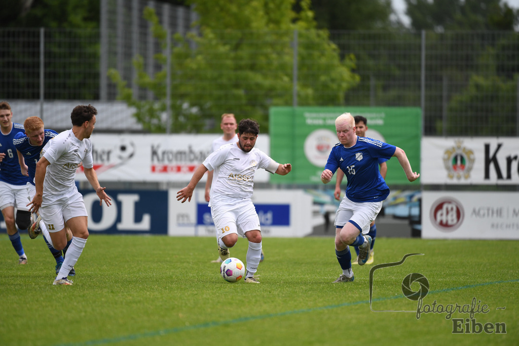 1. FC Nordenham-SV GOTANO | Kreispokal Finale Jade-Weser-Hunte 1. Mannschaften; 1.FC Nordenham (weiß)-SV GOTANO (blau) am 15.06.2025 in Rastede (Sportanlage Köttersweg), Photo: Philip Eiben 2025 - Realisiert mit Pictrs.com