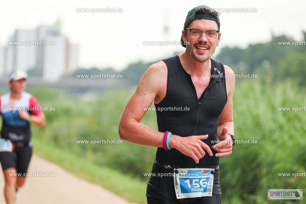 LUR_2006 | 34. M-net Erlanger Triathlon 2025 #erlangertriathlon  #mnettriathlon2025 #mnettriathlon #team #olympischedistanz #mitteldistanz #triathlon #maindonaukanal  #erlangertriathlon2025 #yourpictrs #tv1848 #tv1848erlangen  #triathlonbayern #sportinerlangen #demsportverbunden #sportshot_your_pictrs Copyright: www.sportshot.de