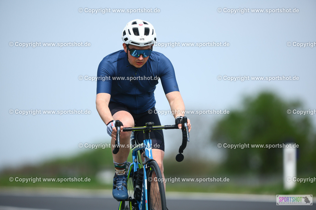 889_TRA56158 | Neusiedlersee Radmarathon 2026@sportshot_your_pictrs #yourpictures#roadtowm2029 #nrm #neusiedlerseeradmarathon #neusiedlersee #neusiedlerseetourismus #burgenland #mörbisch #nrm26 #burgenlandtourismus #voglundco #poweredbyburgenlandtourismus #radsport #rad #marathon #ucigranfondo #visitburgenland #ucigranfondoworldseries