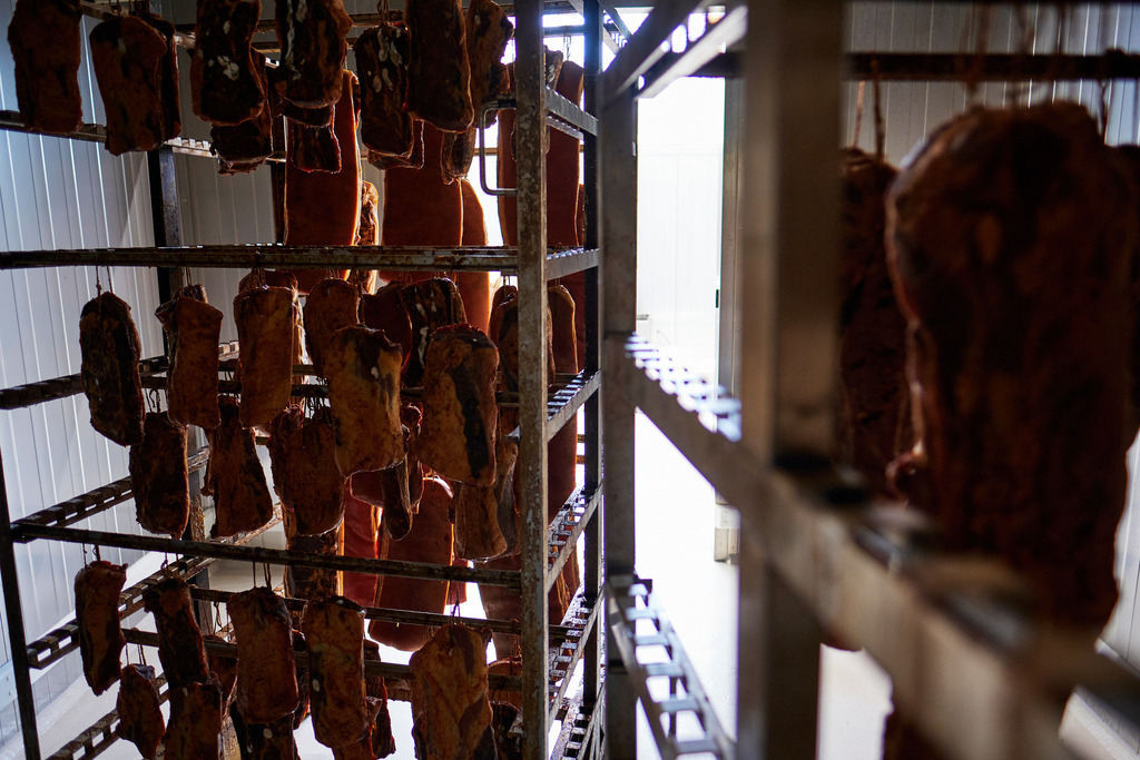 Thum Schinken | WIen, Austria - November 11, 2019: Thum Schinken; geräucherte Fleischteile. - Realisiert mit Pictrs.com