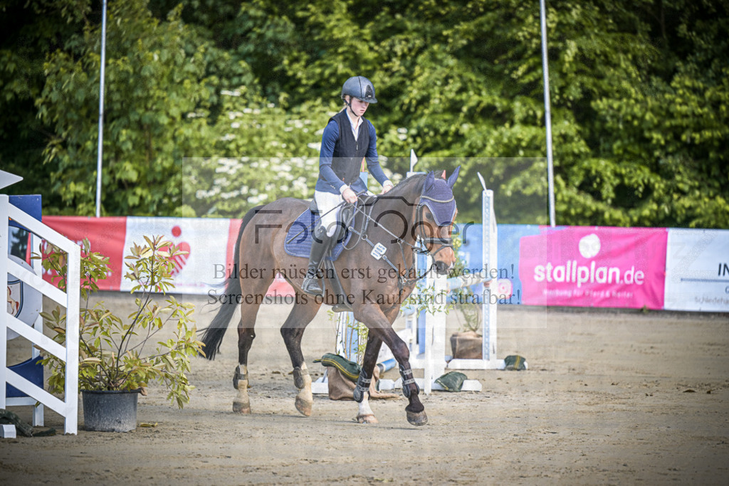 DOS_0607 | Entdecke hochwertige Reitturnierfotos von Foto Oger. Professionell, emotional und authentisch – jetzt Lieblingsmomente im Shop bestellen.Deutschlandweite Turnierfotografie. - Realisiert mit Pictrs.com