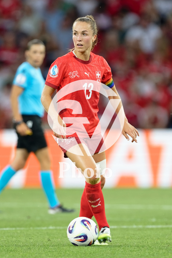 Finland v Switzerland: UEFA Women's EURO 2025 Group A | GENEVA, SWITZERLAND - JULY 10: Lia Walti of Switzerland controls the ball  during the UEFA Women's EURO 2025 Group A match between Finland and Switzerland at Stade de Geneve on July 10, 2025 in Geneva, Switzerland. (Photo by Giuseppe Velletri/Sports Press Photo/Getty Images)