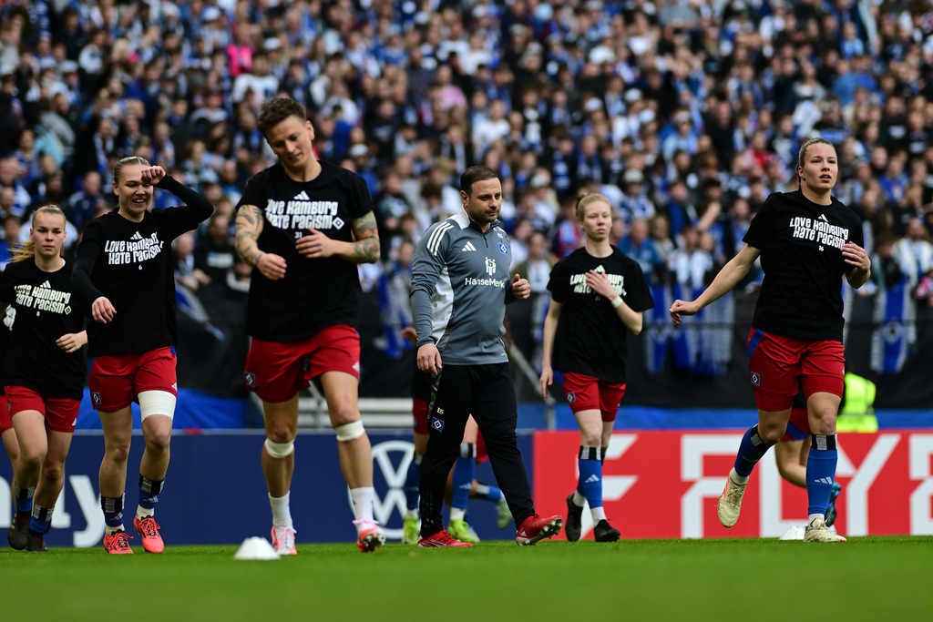 Fußball I Frauen I Saison 2024-2025 I DFB-Pokal I Halbfinale I Hamburger SV - SV Werder Bremen | Der Sportfotograf. - Realisiert mit Pictrs.com