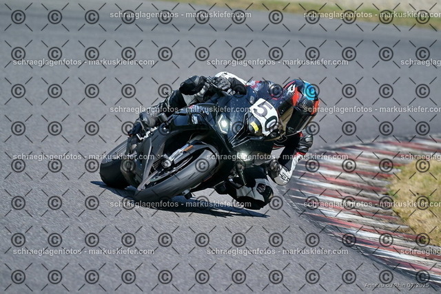 25bt04-1004 | markuskiefer.com - Realisiert mit Pictrs.com