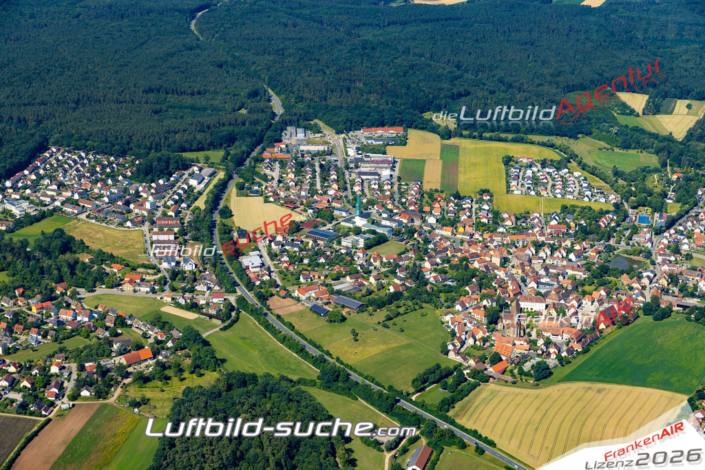 Aktuelles Luftbild von  Heilsbronn - Die Luftaufnahme wurde 2022 mittels UL-Flugzeug erstellt ( keine Drohne ) - hochauflösende Kamera-Systeme von  Canon -Beste Qualität - Für grossformatige Ausdrucke geeignet. Die Geschenkidee !