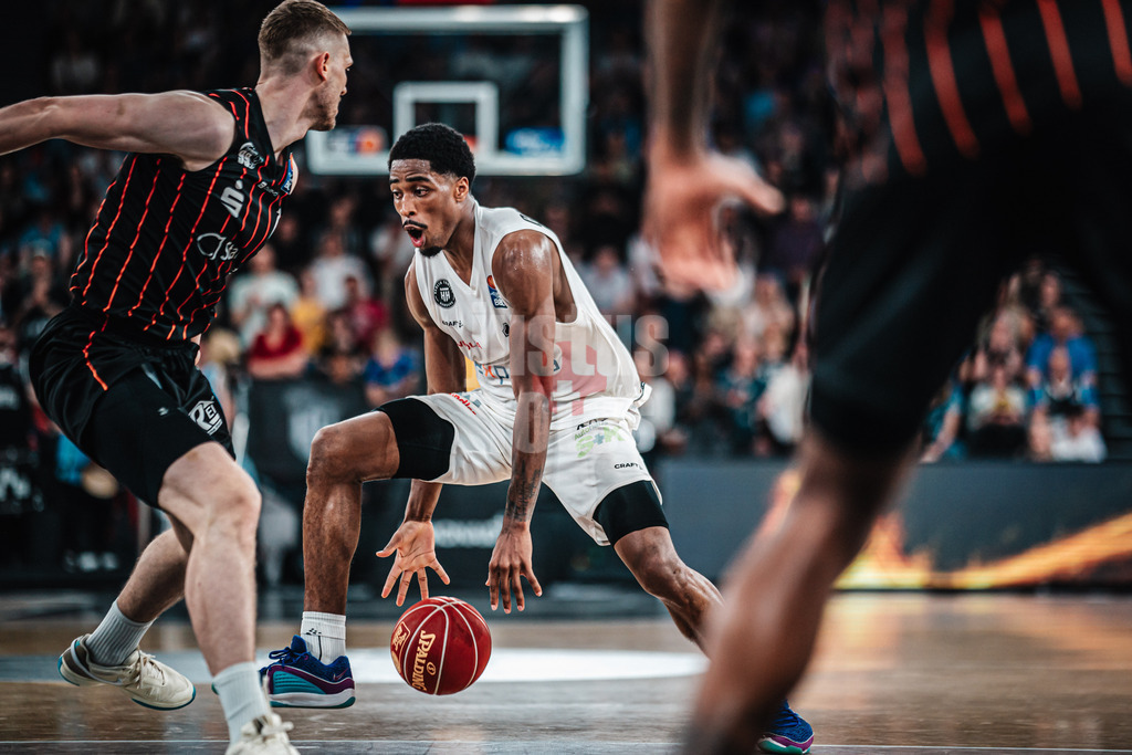 Basketball | Männer | Saison 2023/2024 | easyCredit Basketball Bundesliga | 32. Spieltag | Veolia Towers Hamburg vs. NINERS Chemnitz | 04.05.2024 | William Christmas (#11, Veolia Towers Hamburg)