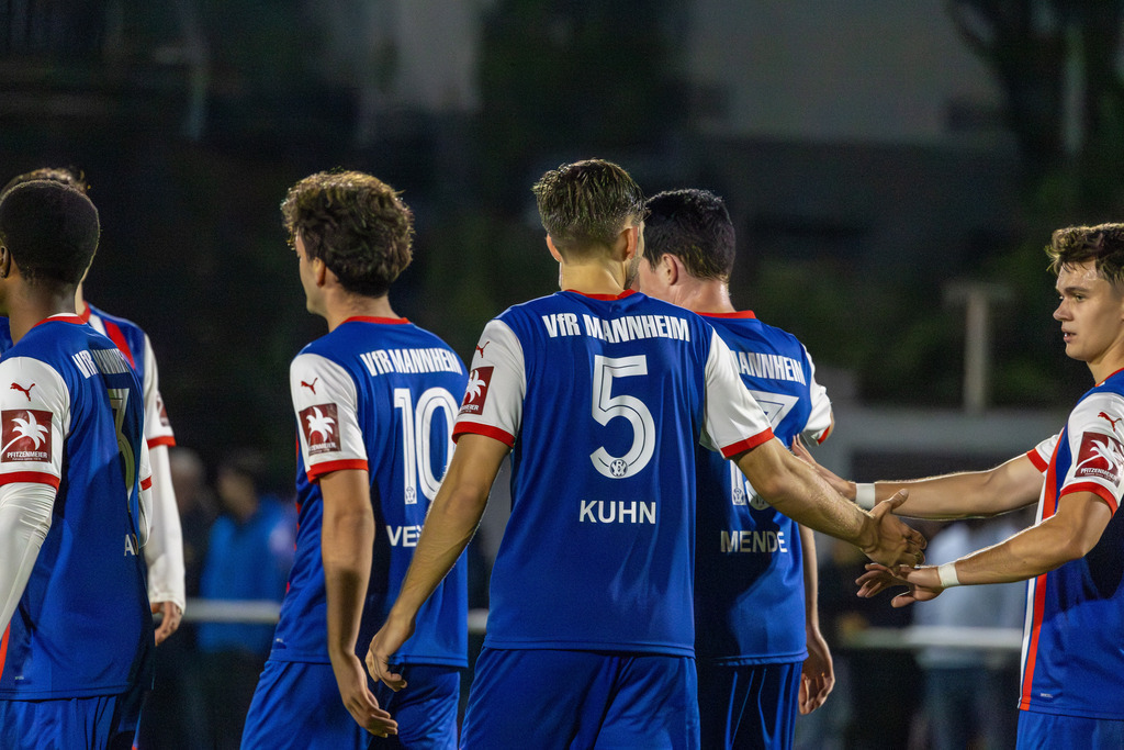 Fußball, Badischer Pokal 2025/26, Viertelfinale: ASV Eppelheim gegen VfR Mannheim***Bild: Freude beim VfR über das Tor zum 5:1 | Fußball, Badischer Pokal 2025/26, Viertelfinale: ASV Eppelheim gegen VfR Mannheim***Bild: Freude beim VfR über das Tor zum 5:1 - Realisiert mit Pictrs.com