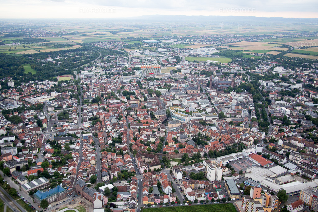 Luftbild: Altstadt in Worms im Bundesland Rheinland-Pfalz in Deutschland. Foto: IMG_091111.jpg vom 04.07.2016 durch Werner Riehm/FLY-FOTO.de