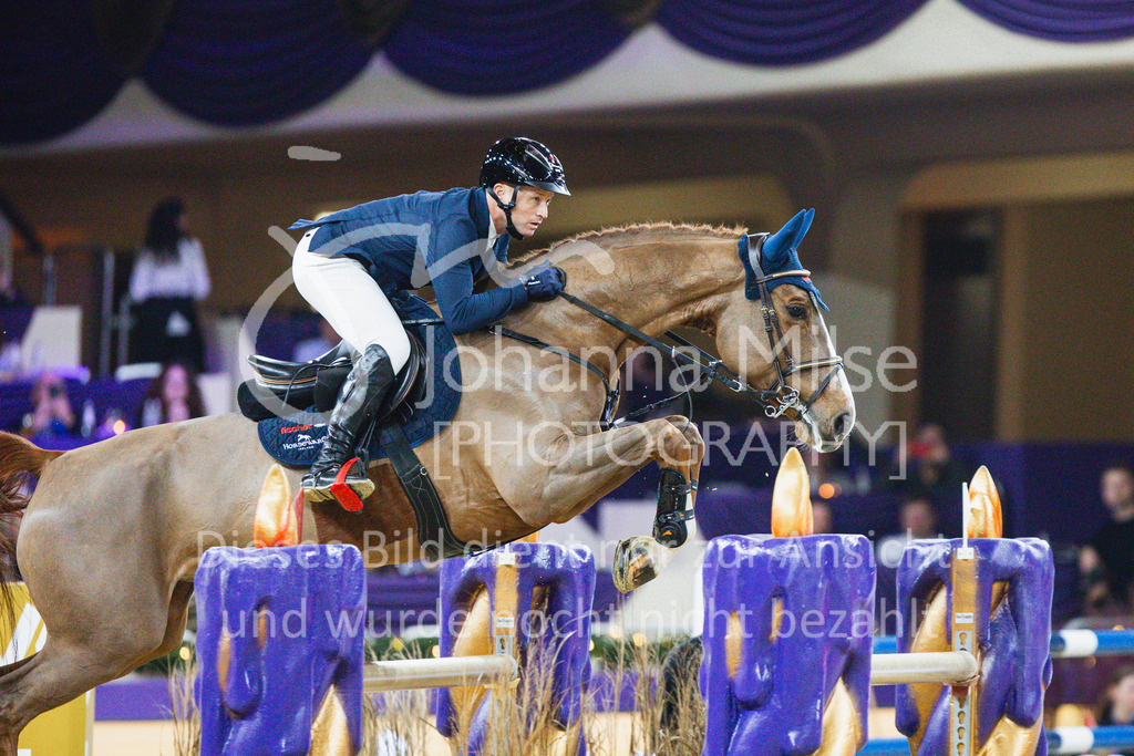 251221_IFRF_Jumping_GP-116 | Deine schönsten Turniermomente als professionelle Fotos! Entdecke hochwertige Pferdesport-Fotografie im Online-Shop. Jetzt Fotos finden & bestellen!