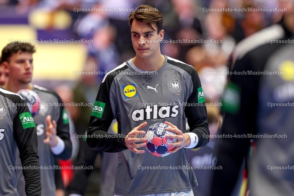 EHF15012602122 | 15.01.2026, Handball, Men's EHF EURO 2026, Deutschland - Österreich, Jyske Bank Boxen in Herning, Dänemark, Preliminary Round:  Julian Köster (Germany #18) 