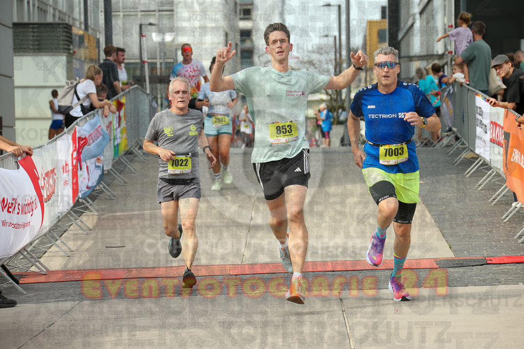 250920_1522_EX1_9126 | Sportfotografie im Rhein-Sieg Kreis, Köln, Bonn, NRW, Rheinland Pfalz, Hessen, etc. Unser Tätigkeitsfeld umfasst den Laufsport vom Volkslauf über den Marathon, Duathlon, Triathon bis zum Ultralauf wie Kölnpfad Ultra oder Schindertrail.