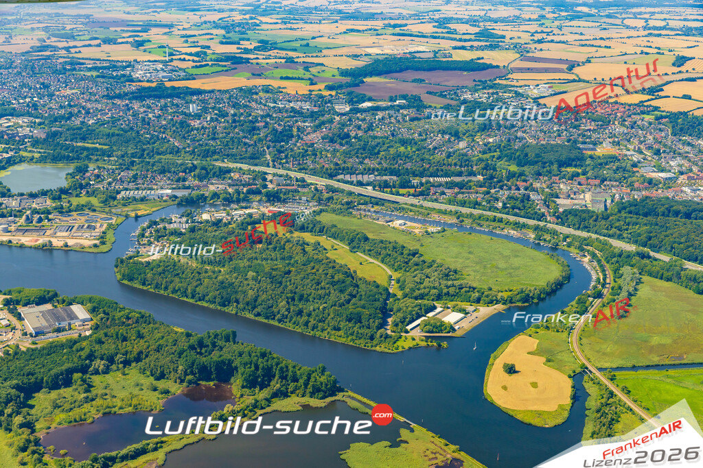 Luftbild Vs Google Maps  Teerhofinsel  Lübeck -Das Luftbild wurde 2025 vom UL-Flugzeug heraus erstellt ( keine Drohnenluftbilder ) - Hochauflösende Luftaufnahme -Nicht vergleichbar mit Google Maps oder Satelittenbilder- Die Geschenkidee !Mit Lizenz und Bildrechte bestellbar
