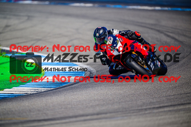 MaZZes_FotoMatrix_240520_6007705_8452 | WEISS