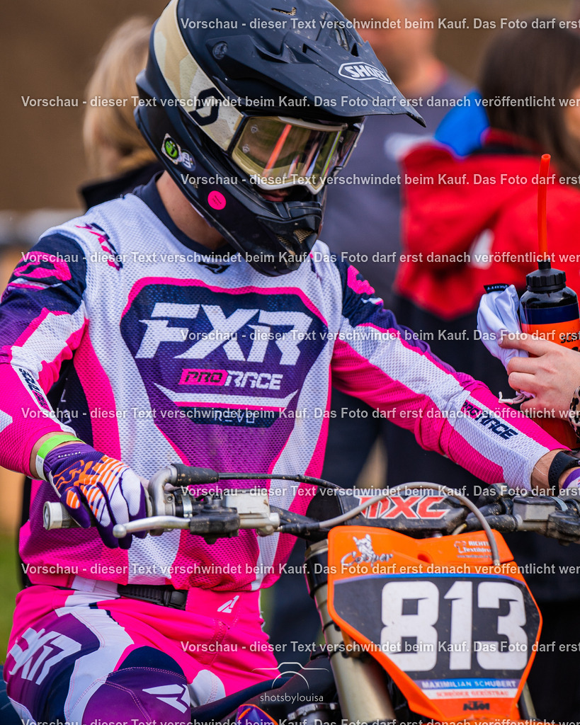 04_13_Bensdorf_MX1-1785 | Sportfotografin aus Berlin-Brandenburg mit Fokus auf Motocross. Ich halte deine sportliche Leistung und echte Emotionen auf und neben der Strecke professionell fest. Entdecke die Fotos von deinem Rennen und bestelle sie direkt hier im Shop.