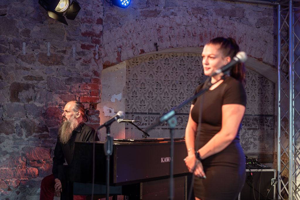 Karaoke mit Liveband | Karaoke mit Forster Family im Forte Belvedere Leisnig zum Festival Hallo Leisnig 2022. - Realisiert mit Pictrs.com