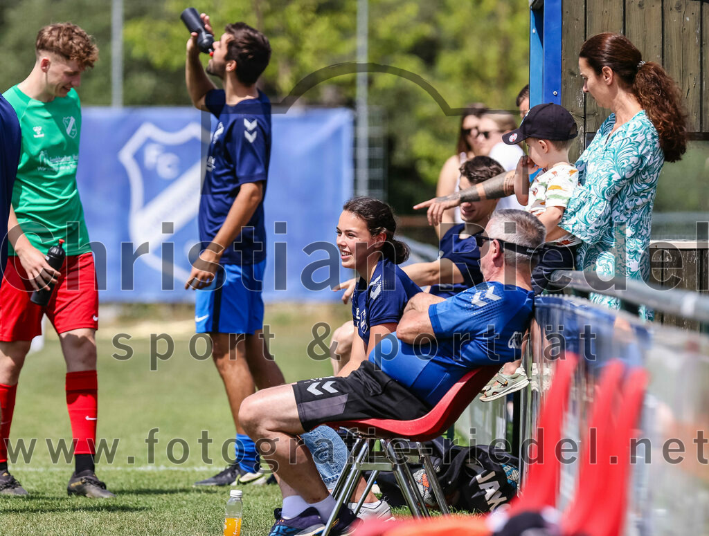 2023-07-22_074_FC_Langengeisling_gegen_VfB_Eichstaett_II | Erding, Deutschland, 22.07.2023:
Fußball, Bezirksliga Oberbayern Ost 2023 / 2024, Testspiel, FC Langengeisling gegen VfB Eichstätt II, Endergebnis: 3:2

Foto: Christian Riedel / fotografie-riedel.net