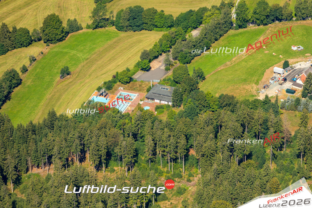 Das Luftbild zeigt : BLSV Sportcamp Nordbayern Bischofsgrün - Die Luftaufnahme wurde 2023 vom UL-Flugzeug aus erstellt ( keine Drohne ) - Hochauflösende Luftaufnahme - Für grossformatige Ausdrucke geeignet. Die Geschenkidee !Mit Lizenz und Bildrechte bestellbar