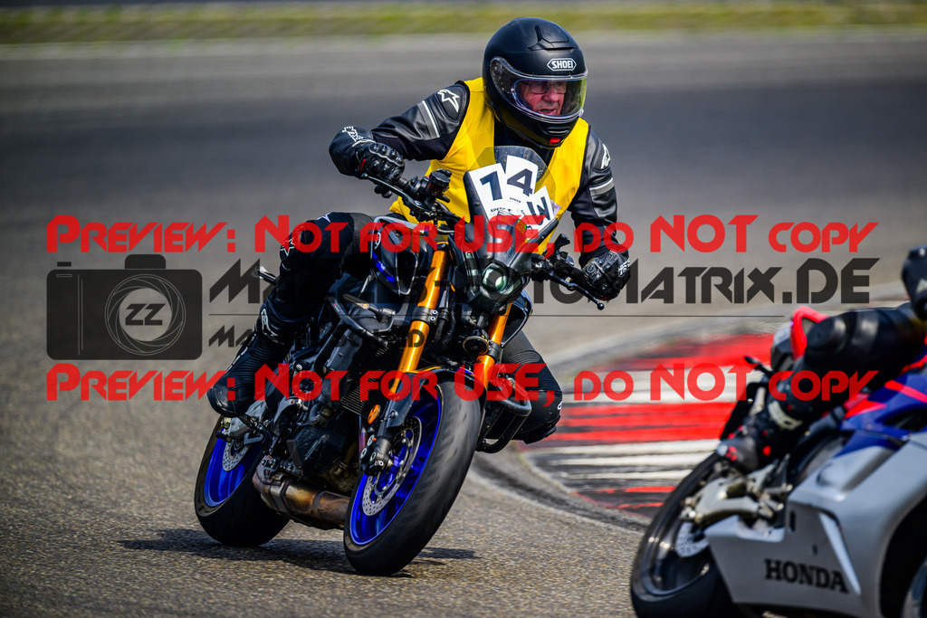 MaZZes_FotoMatrix_240717_6007705_5740 | INST