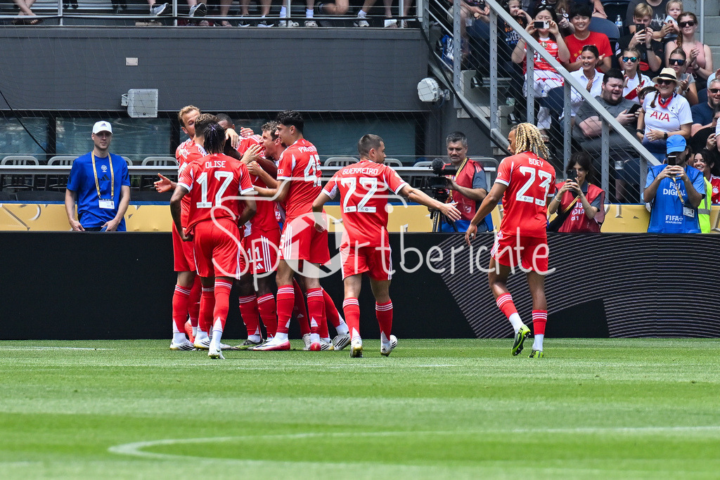 FC Bayern München - TQL Stadium | Professionelle Sportfotos aus den Bereichen Fußball, Eishockey, Handball und vieles mehr. Ob Sieg oder Niederlage