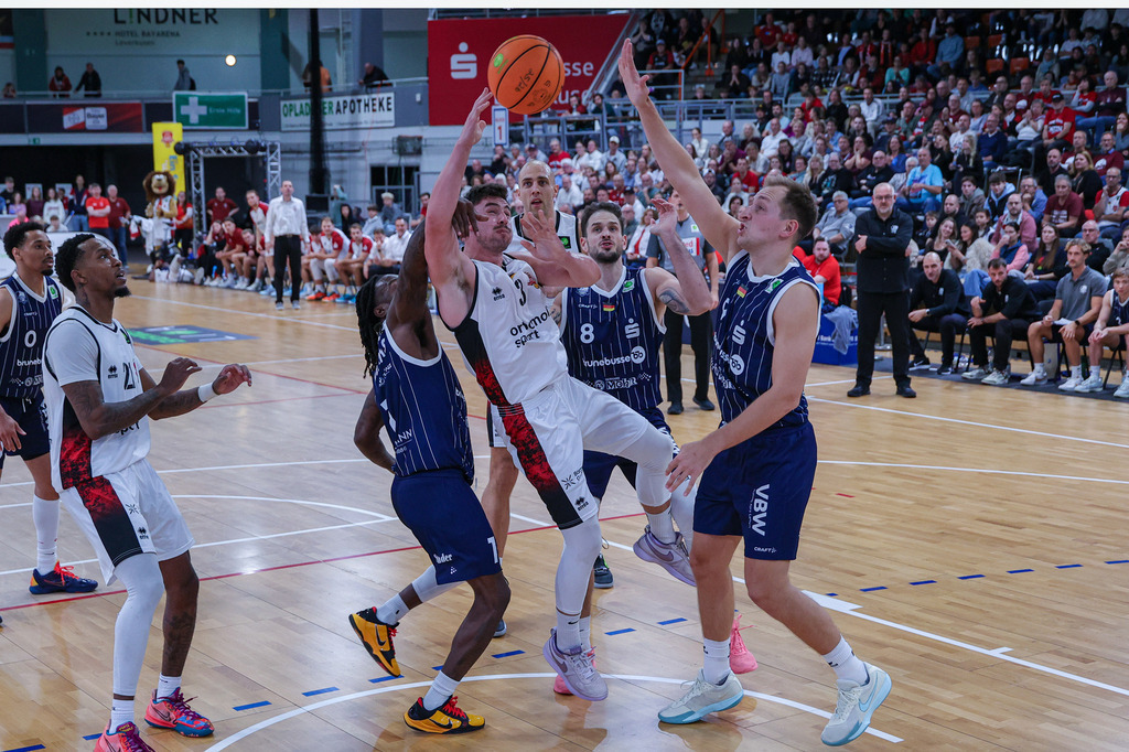 BAYER GIANTS vs VfL Sparkassenstars Bochum-115 | Fotos von Basketballspielen aus dem Raum NRW fotografiert von Gero Mueller-Laschet und Daniel Schaefer - Realisiert mit Pictrs.com