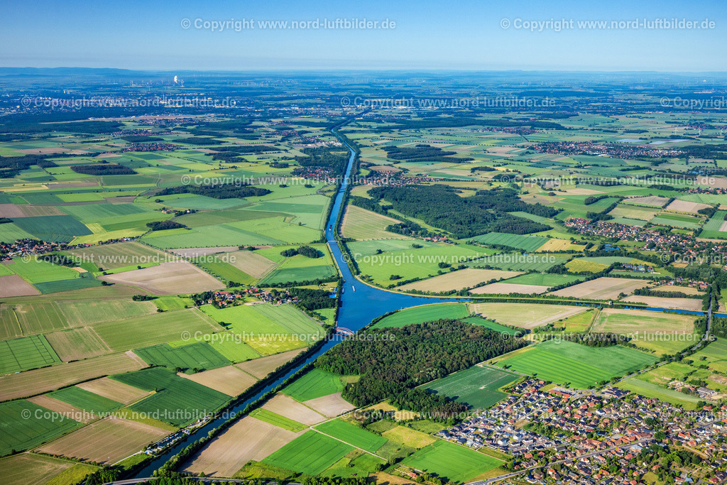 Edesbüttel_Kreuzung_Mittelandkanal_Elbe_Seiten_Kanal_ELS_3720050623 | EDESBüTTEL 05.06.2023 Fluß- Delta und Strom- Mündung Elbe-Seitenkanal - Mittellandkanal in Edesbüttel im Bundesland Niedersachsen, Deutschland. // River Delta and estuary Elbe-Seitenkanal - Mittellandkanal in Edesbuettel in the state Lower Saxony, Germany. Foto: Martin Elsen