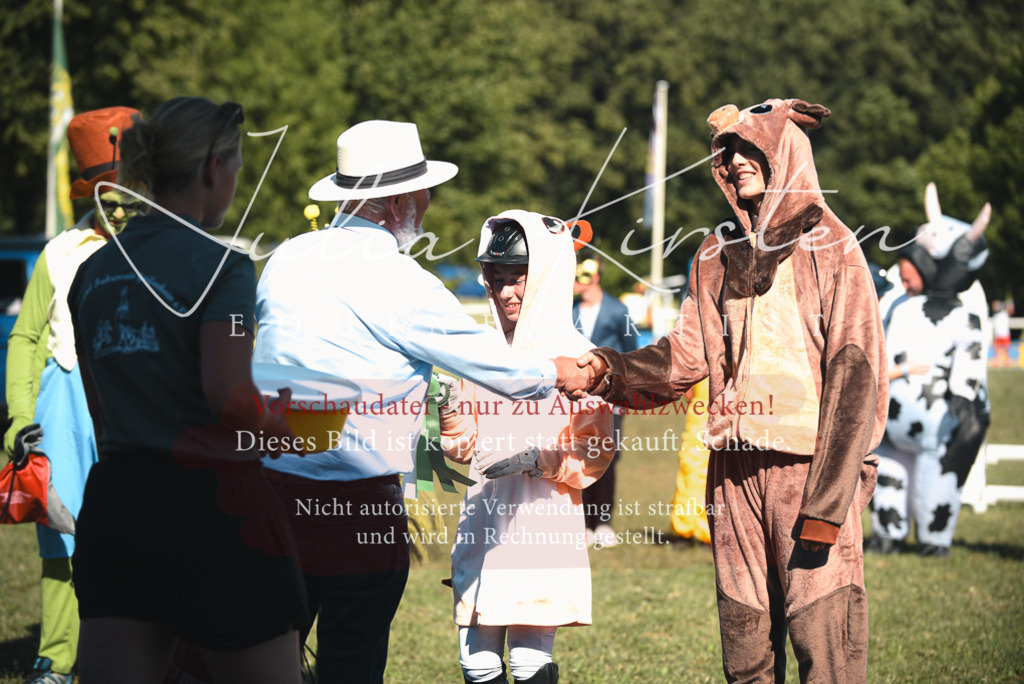 DSC_7824 | Pferde- und Turnierfotografie in Westsachsen. Pferdeportraits, Auftragszeichnungen und intuitive Kunst.