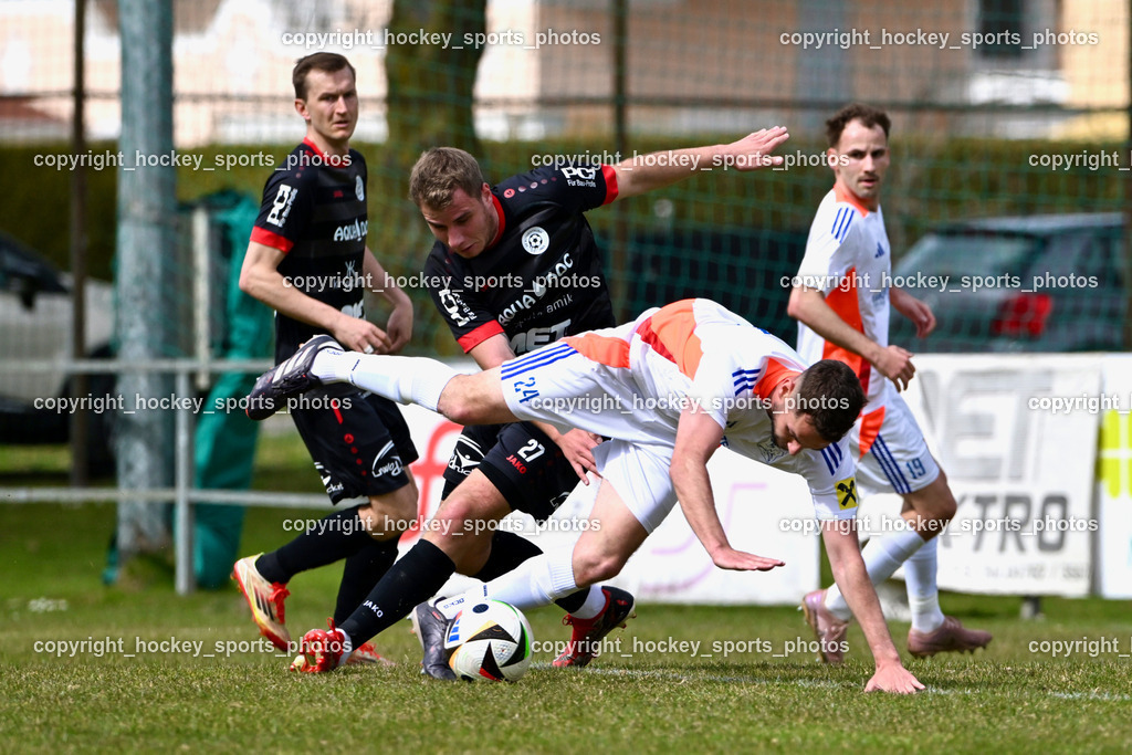 SV Rothenthurn vs. FC Dölsach | #24 Pascal Obergantschnig FC Dölsach, #27 Thomas Walker SV Rothenthurn, #16 Niklas Krobath SV Rothenthurn, SV Rothenthurn vs. FC Dölsach, SV Rothenthurn vs. FC Dölsach am 04.04.2026 in Rothenthurn (Sportplatz Rothenthurn), Austria, (Photo by Bernd Stefan)