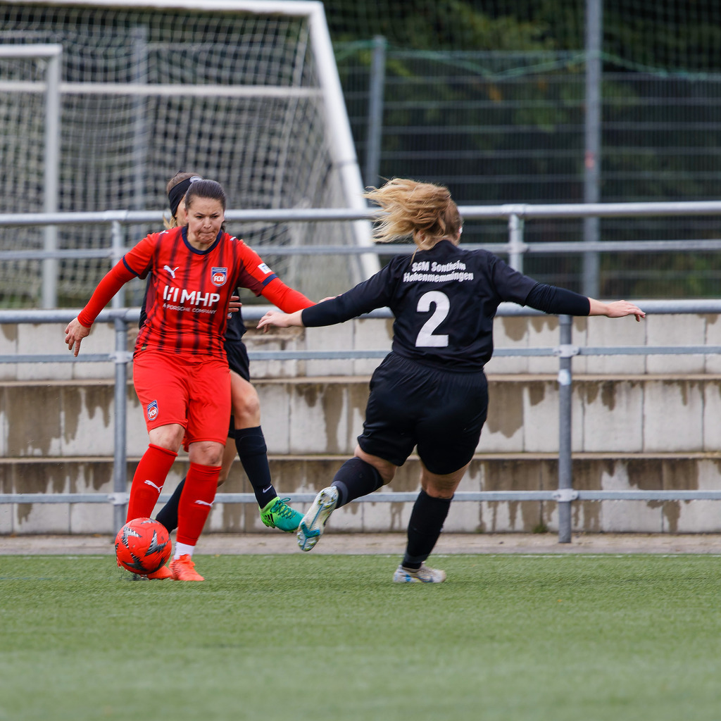 FCHHOH_251005_6490 | 1.FC Heidenheim 1846 II vs. SGM Hohenmemmingen/Sontheim, Fußball, Frauen, Bezirksliga, 2025/2026, 4. Spieltag, 05.10.2025 in Heidenheim, Kunstrasen b. Voith-Arena West(Foto: Michael Bulling) - Realisiert mit Pictrs.com