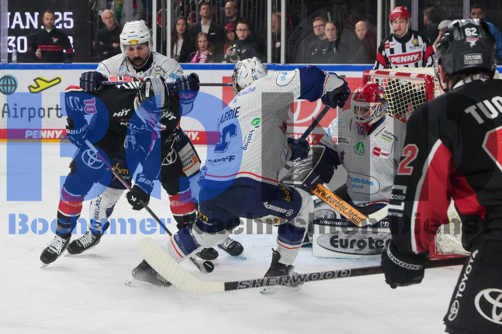 SES_KOLISE20250119-25 | bond - Realisiert mit Pictrs.com