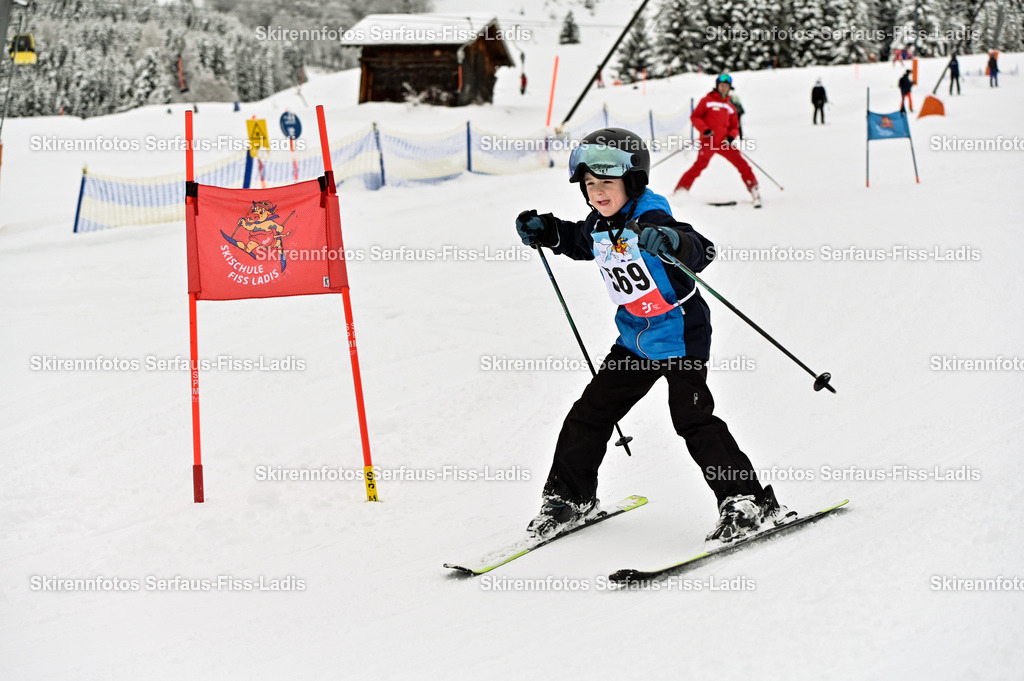 SRF_20.02.2026_0512 | Skirennfotos,Serfaus,Fiss,Ladis,Kinderskirennen,Winter,Tirol,Oberland,skirace,SFL,feelfree,weil wir's genießen,ski,Ski,skifahren,Sonnenplateau, - Realisiert mit Pictrs.com