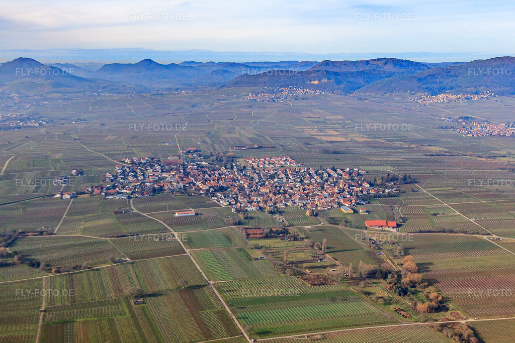 Luftbild: Ortsansicht von Osten im Ortsteil Nußdorf in Landau im Bundesland Rheinland-Pfalz in Deutschland. Foto: IMG_61542.jpg vom 18.01.2014 durch Werner Riehm/FLY-FOTO.deAuflösung des Originals: 4752 x 3168 px