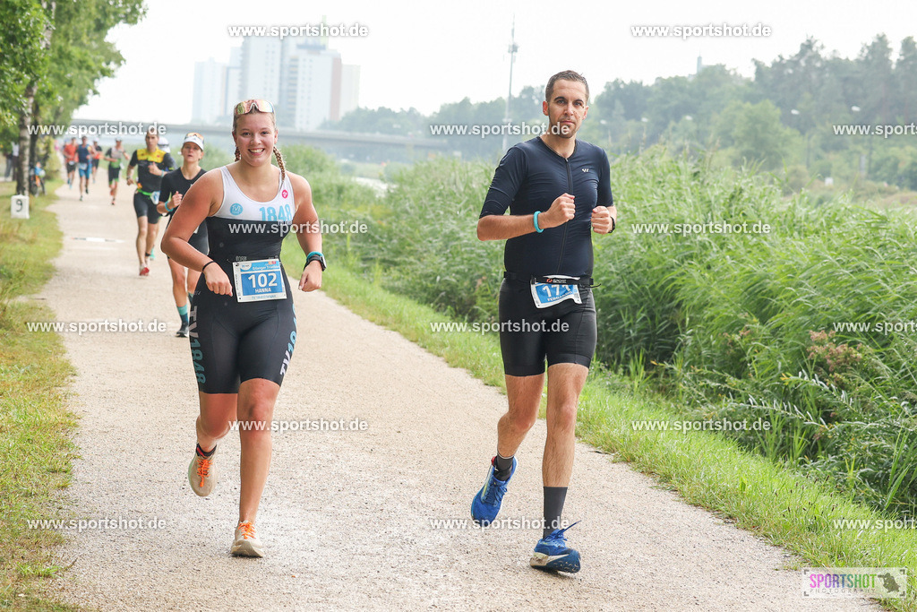 LUR_1501 | 34. M-net Erlanger Triathlon 2025 #erlangertriathlon  #mnettriathlon2025 #mnettriathlon #team #olympischedistanz #mitteldistanz #triathlon #maindonaukanal  #erlangertriathlon2025 #yourpictrs #tv1848 #tv1848erlangen  #triathlonbayern #sportinerlangen #demsportverbunden #sportshot_your_pictrs Copyright: www.sportshot.de