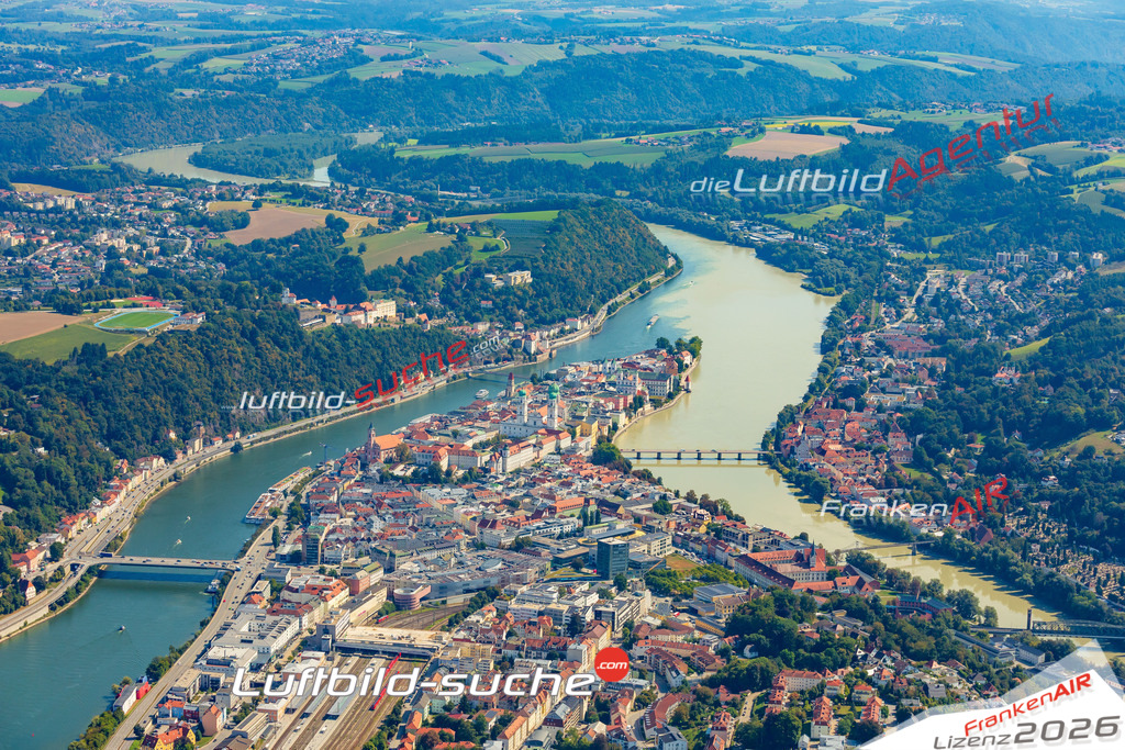 Luftaufnahme von Passau - Die Luftaufnahme wurde 2025 vom UL-Flugzeug heraus erstellt ( keine Drohne ) - Hochauflösende Luftaufnahme - für professionelle Ausdrucke geeignet. Die Geschenkidee !Mit Lizenz und Bildrechte bestellbar