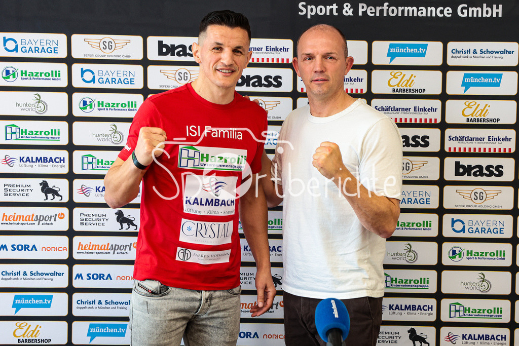 Profi - Box - Gala / Pressekonferenz  | Robin KRASNIQI (links) neben seinem Trainer Juergen BRAEHMER