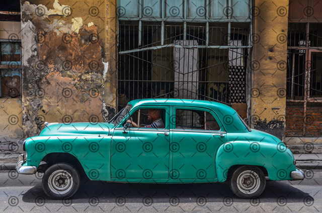 RGE_2314r | Amerikanischer Oldtimer in Havanna     Fotograf: Ralf Gebhardt - Realisiert mit Pictrs.com
